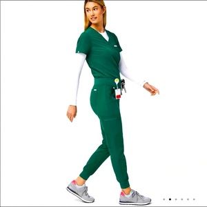 FIGS Scrub Set- Size Small